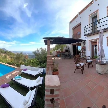Holiday home Espectacular Casa Con Piscina En *